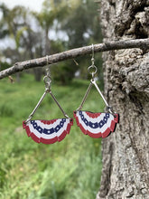 Load image into Gallery viewer, USA Pleated Fan Flag Earrings #1638